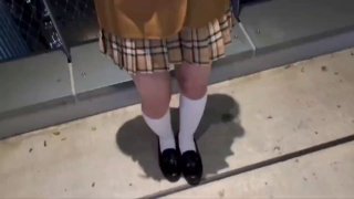 天真的青少年被撕裂